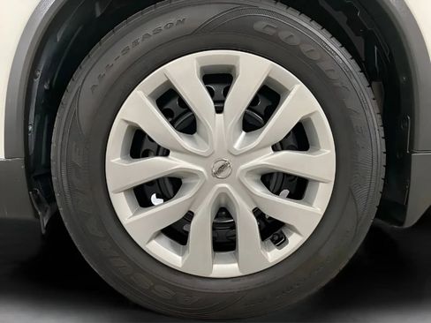 Used 2017 Nissan Rogue S FWD image 25