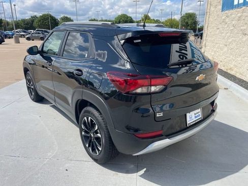 Used 2023 Chevrolet TrailBlazer LT w/ Convenience Package AWD/4WD image 8