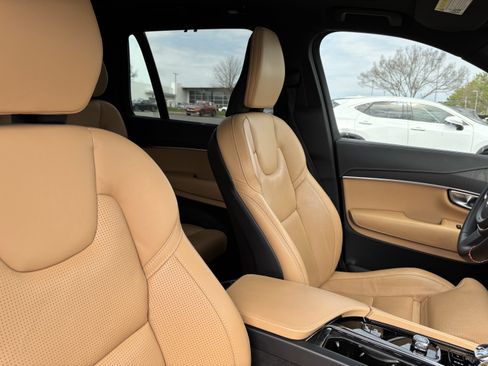 Used 2024 Volvo XC90 B6 Ultimate w/ Protection Package Premier image 34