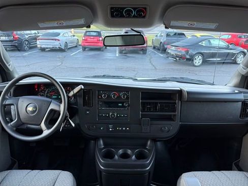 Used 2025 Chevrolet Express 3500 LS w/ Chrome Appearance Package image 23