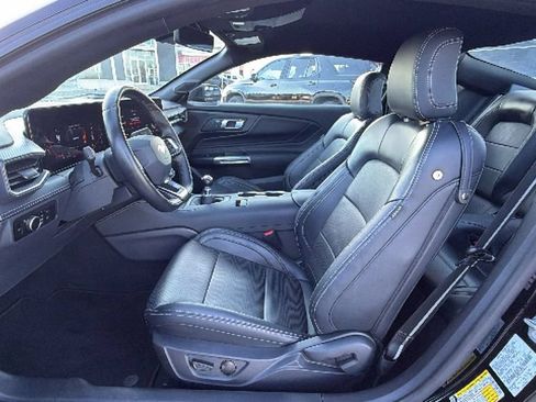 Used 2025 Ford Mustang GT Premium RWD image 13