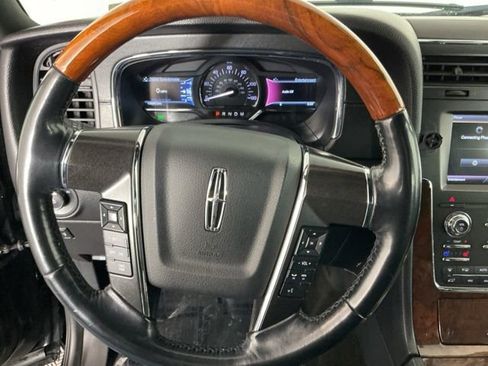Used 2015 Lincoln Navigator L 4WD image 15