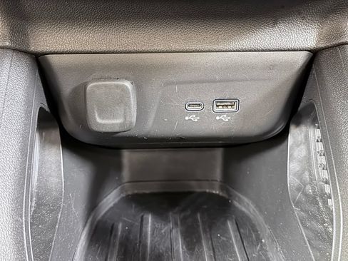 Used 2025 Chevrolet TrailBlazer LT AWD/4WD image 43