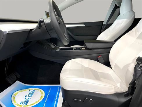 Used 2023 Tesla Model Y Long Range image 13