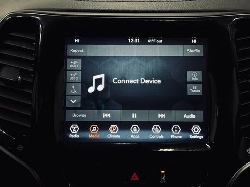 Used 2022 Jeep Cherokee Limited image 37