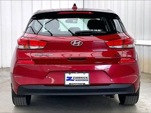 Used 2018 Hyundai Elantra GT w/ Style Package 02 FWD image 4