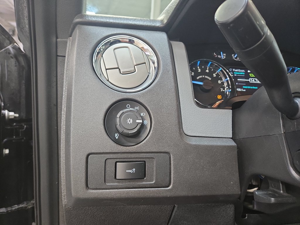 Used 2012 Ford F150 XLT w/ XLT Chrome Pkg AWD/4WD image 8