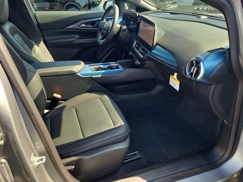Used 2026 Chevrolet Equinox EV LT FWD image 15