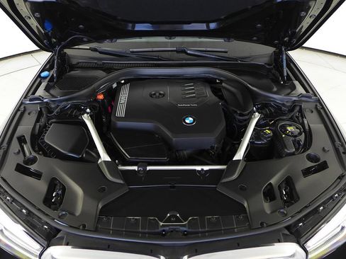 Used 2023 BMW 530i w/ Premium Package RWD image 6