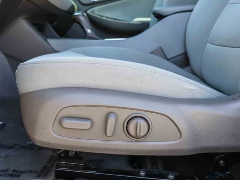 Used 2020 Chevrolet Malibu LT FWD image 21