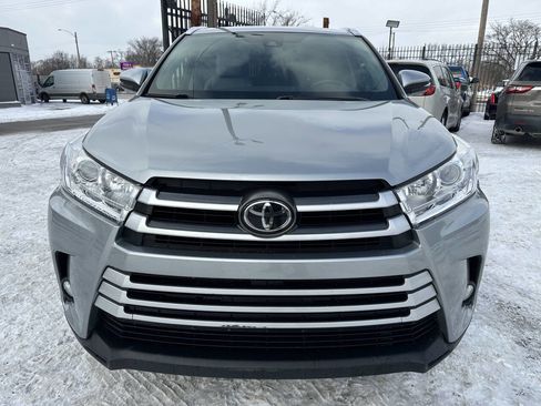 Used 2017 Toyota Highlander XLE image 2
