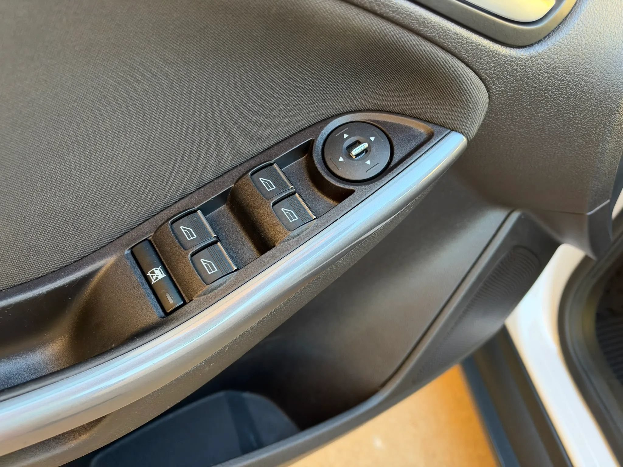 Used 2014 Ford Focus Titanium FWD image 10