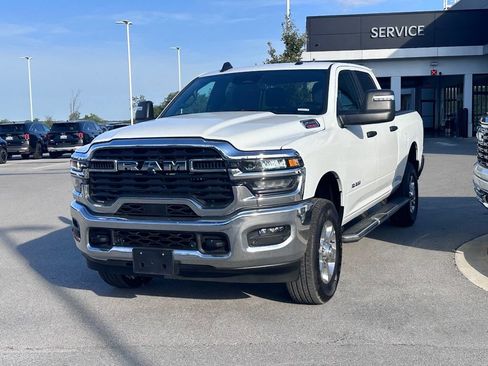 Used 2026 RAM 2500 Big Horn AWD/4WD image 3