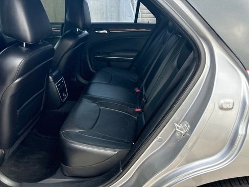 Used 2014 Chrysler 300 RWD image 15