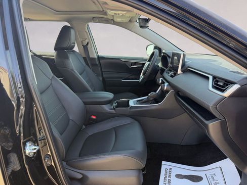 Used 2025 Toyota RAV4 XLE Premium image 15