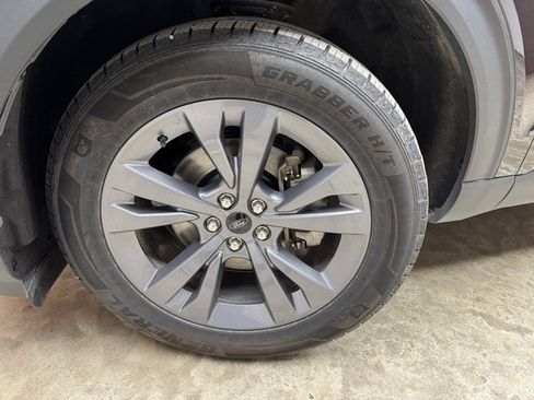 Certified 2022 Ford Explorer XLT w/ Equipment Group 202A image 29