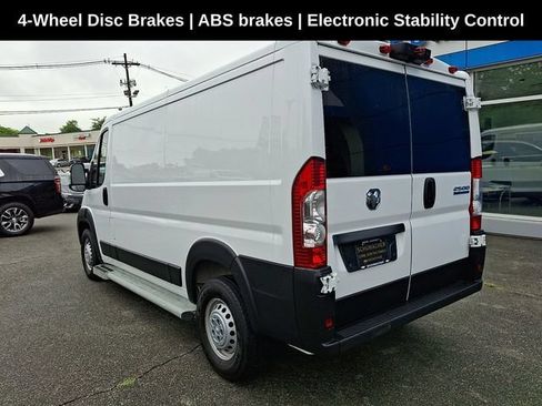 Used 2025 RAM ProMaster 2500 w/ U-Haul Equipment Group FWD image 8