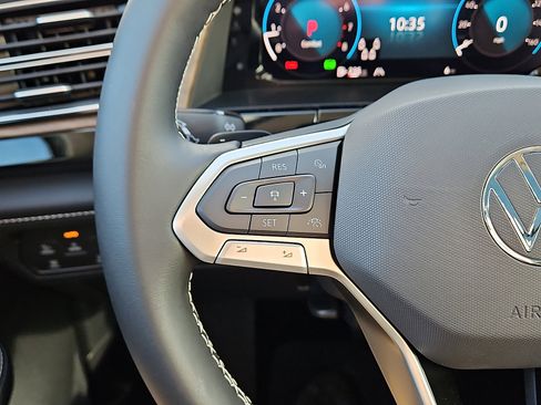 New 2026 Volkswagen Atlas SE image 19