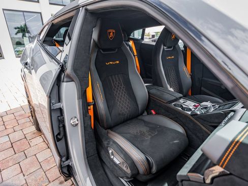 Used 2024 Lamborghini Urus Performante AWD/4WD image 37