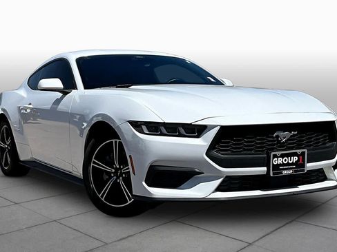 Used 2024 Ford Mustang Coupe image 3