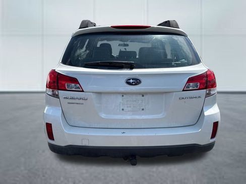 Used 2013 Subaru Outback 2.5i AWD/4WD image 3