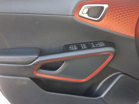 Used 2023 Kia Soul GT-Line image 12