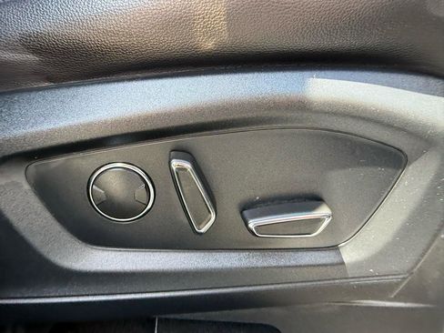 Used 2020 Ford Explorer Limited image 23