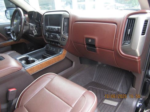 Used 2018 Chevrolet Silverado 1500 High Country AWD/4WD image 13