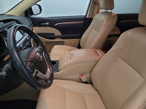 Used 2019 Toyota Highlander Limited image 17