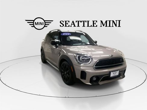 Used 2023 MINI Cooper Countryman S FWD image 2
