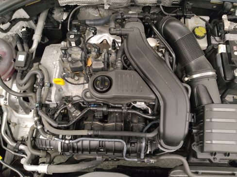 Used 2023 Volkswagen Jetta SE w/ Panoramic Sunroof Package FWD image 30