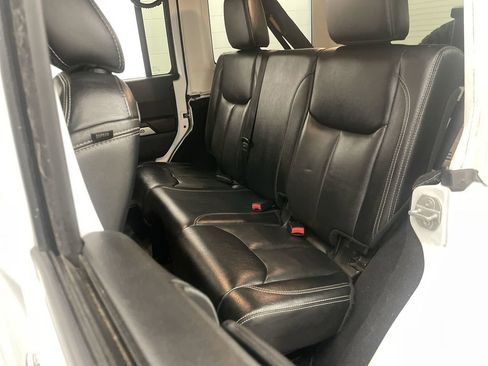 Used 2016 Jeep Wrangler Unlimited Rubicon AWD/4WD image 15