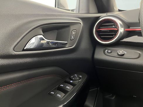 Used 2025 Chevrolet Trax RS w/ Driver Confidence Package FWD image 23