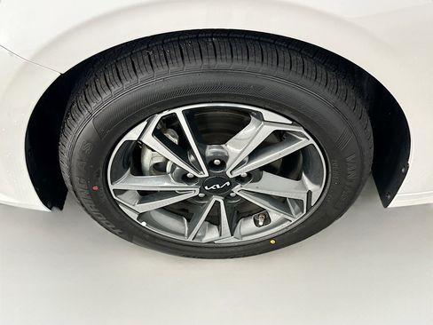 Used 2023 Kia Forte LXS image 11