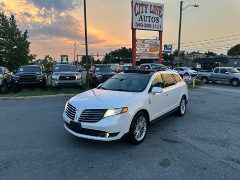 Used 2018 Lincoln MKT AWD w/ Technology Package image 13