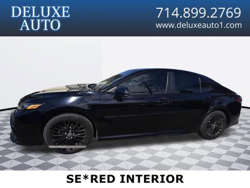 Used 2021 Toyota Camry SE w/ Carpet Mat Package (TMS) FWD image 1