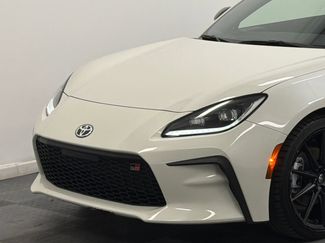 Used 2025 Toyota GR86 Premium RWD video 2