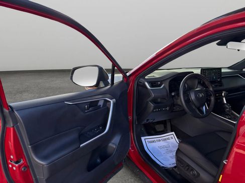 Used 2021 Toyota RAV4 SE w/ Weather & Moonroof Package AWD/4WD image 11