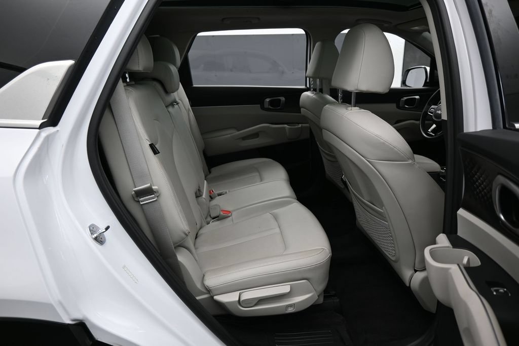 Used 2024 Kia Sorento S w/ Panoramic Sunroof Package FWD image 40
