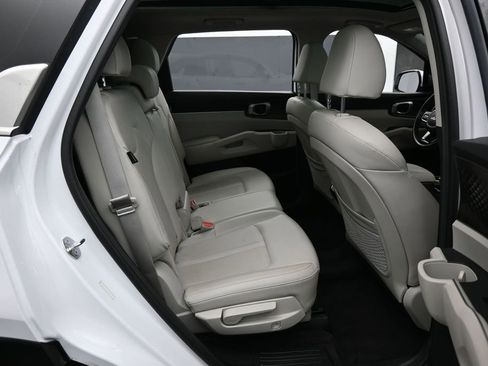 Used 2024 Kia Sorento S w/ Panoramic Sunroof Package FWD image 40