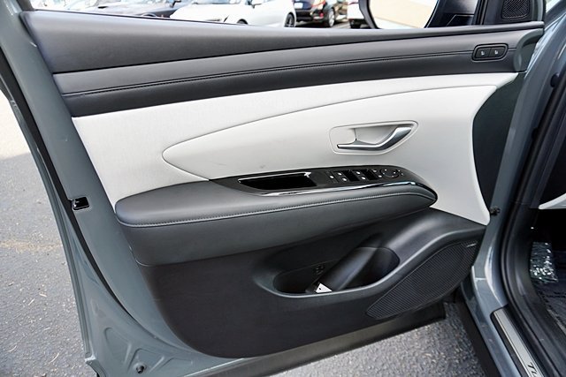 Certified 2026 Hyundai Tucson Limited FWD image 34