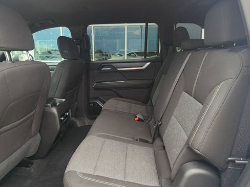 Used 2025 GMC Acadia Elevation FWD image 13