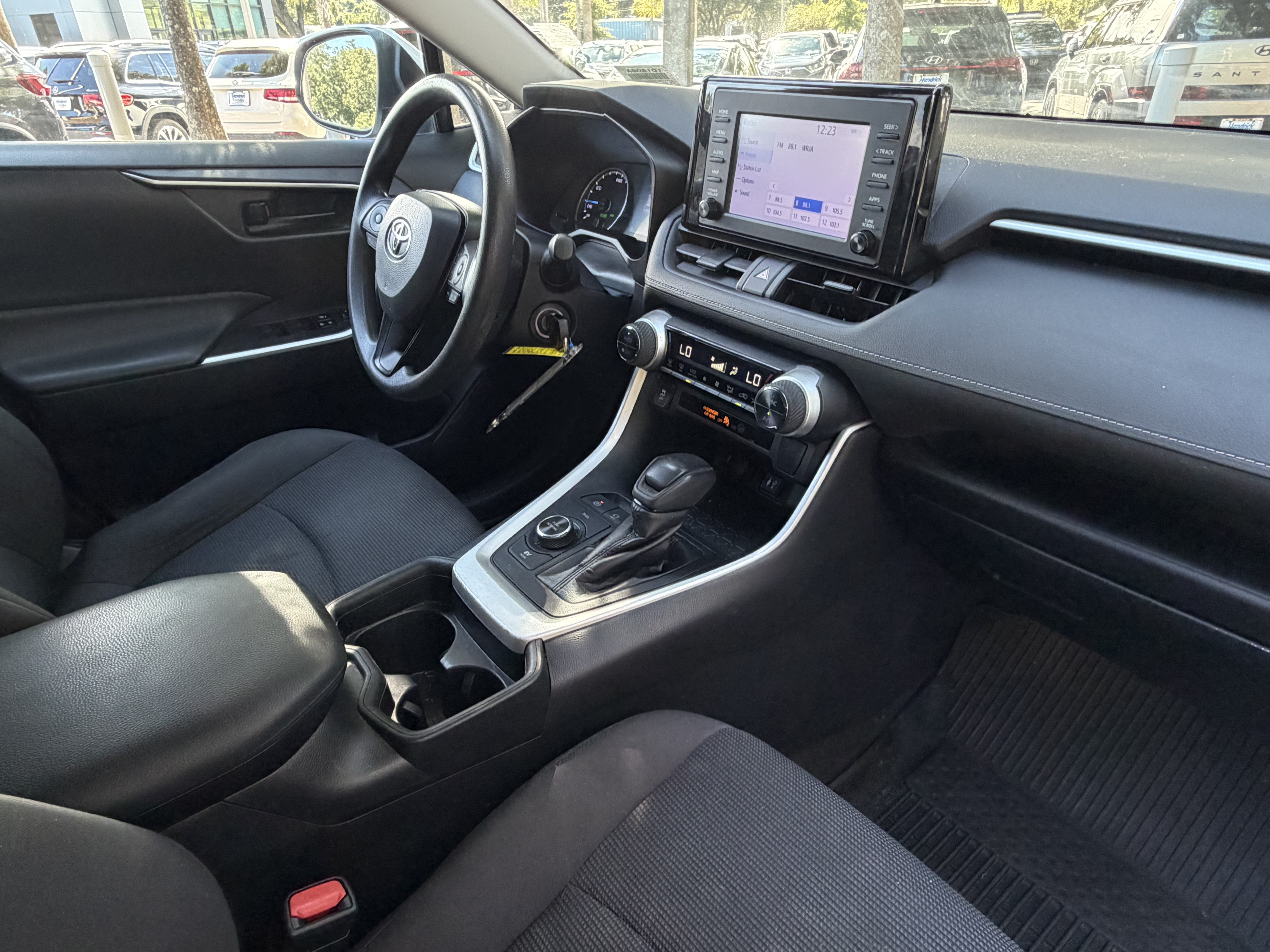 Used 2019 Toyota RAV4 LE AWD/4WD image 45