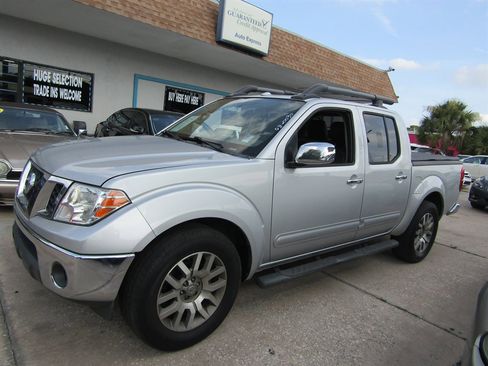 Used 2012 Nissan Frontier SL w/ Moonroof Pkg image 1