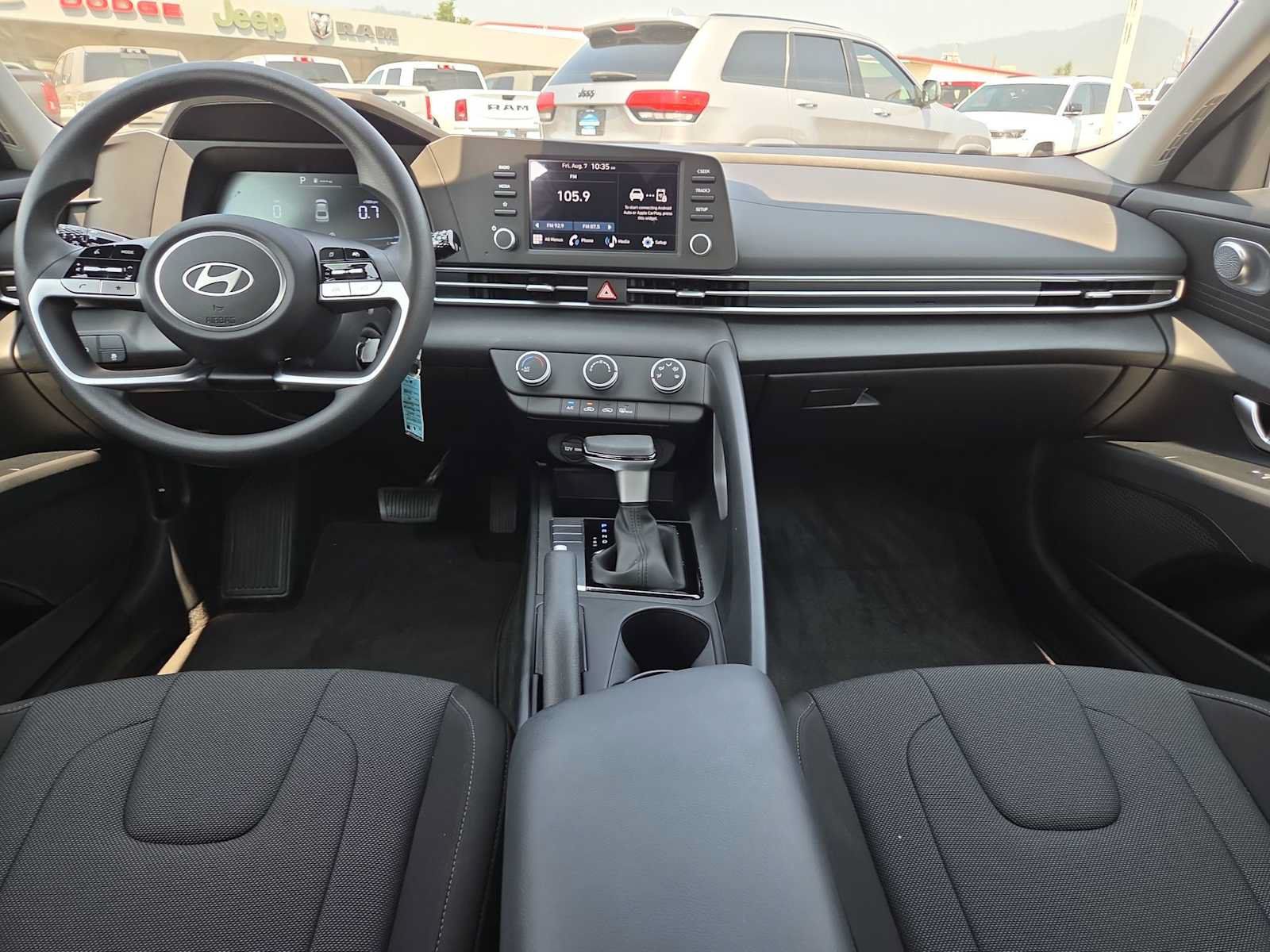 Used 2025 Hyundai Elantra SE FWD image 18