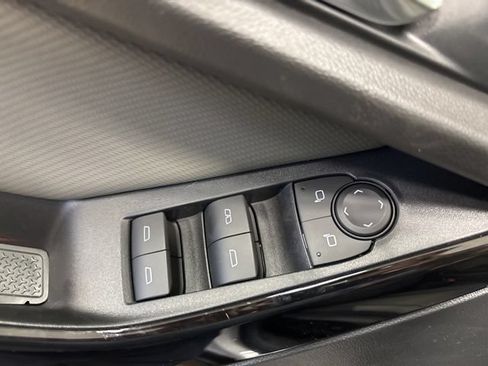 New 2026 Chevrolet Equinox LT w/ Convenience Package II FWD image 33