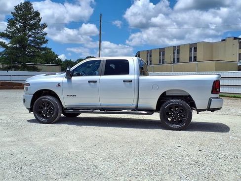 New 2026 RAM 2500 Big Horn AWD/4WD image 18