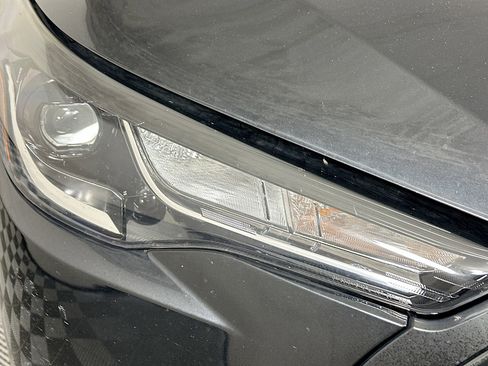 Used 2023 Toyota Corolla Cross L image 9