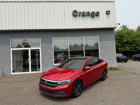 Used 2022 Volkswagen Jetta SE w/ Panoramic Sunroof Package FWD image 1