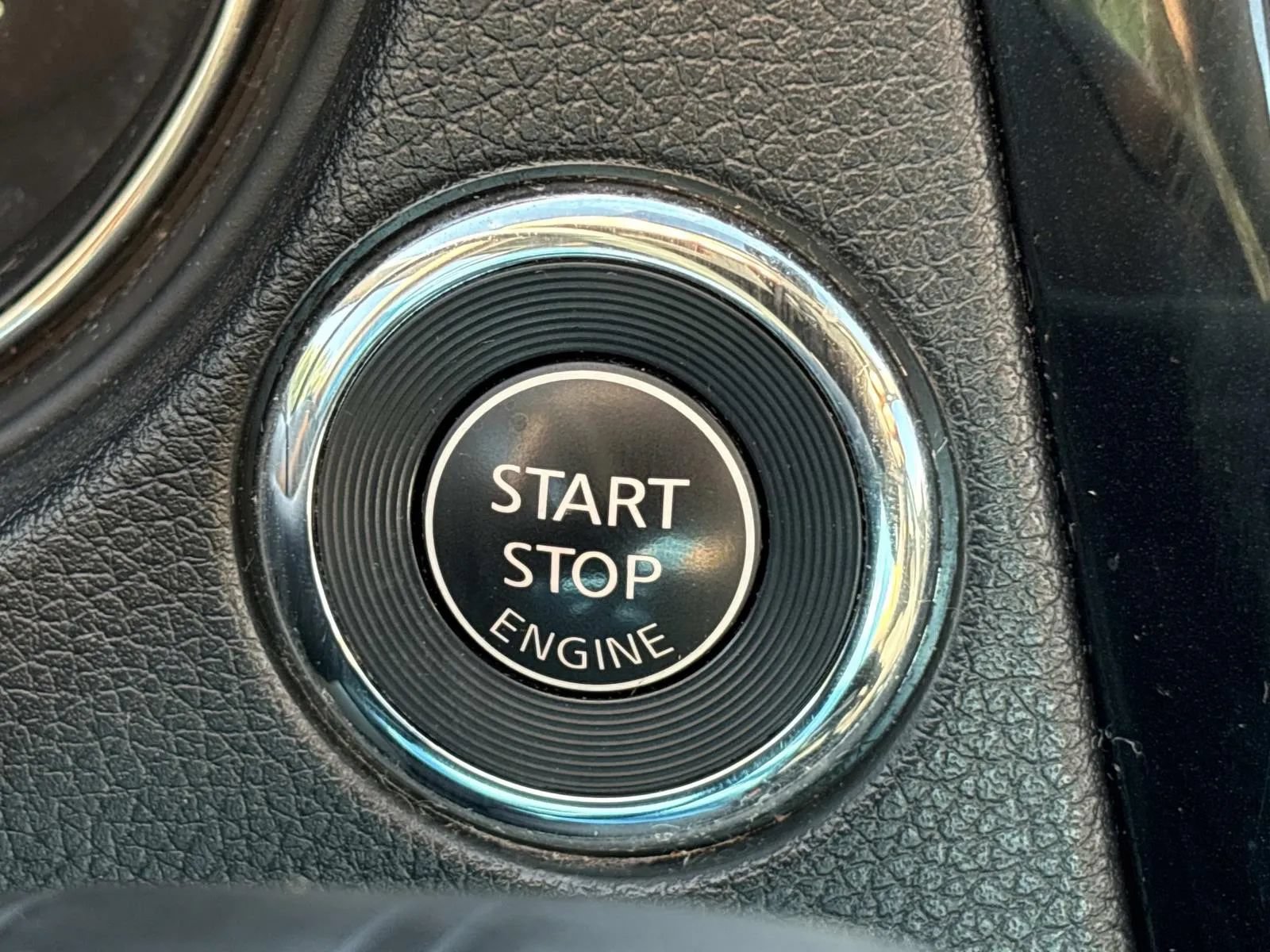 Used 2020 Nissan Rogue SV AWD/4WD image 30